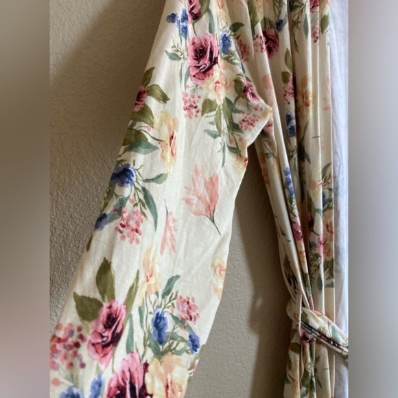 Posh Peanut Robe - Picture 4 of 5